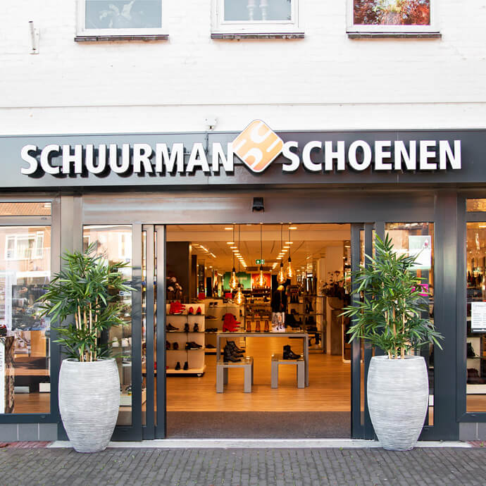 Armoedig hotel Claire Schuurman Schoenen in Denekamp